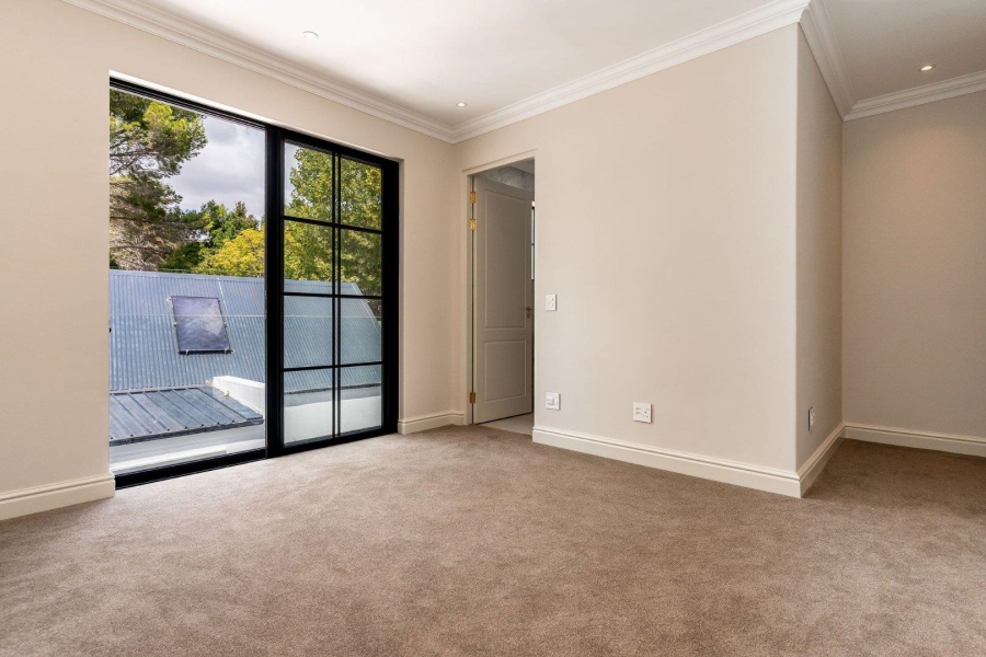 5 Bedroom Property for Sale in Constantia Western Cape